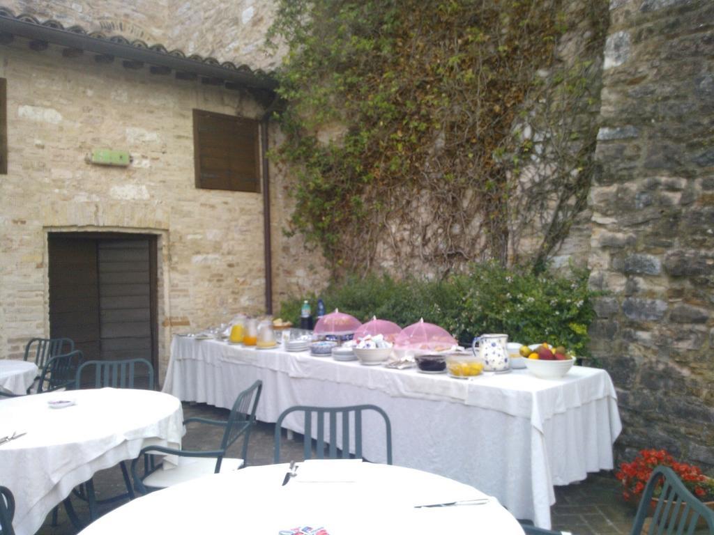 Hotel Palazzo Bocci Spello Luaran gambar